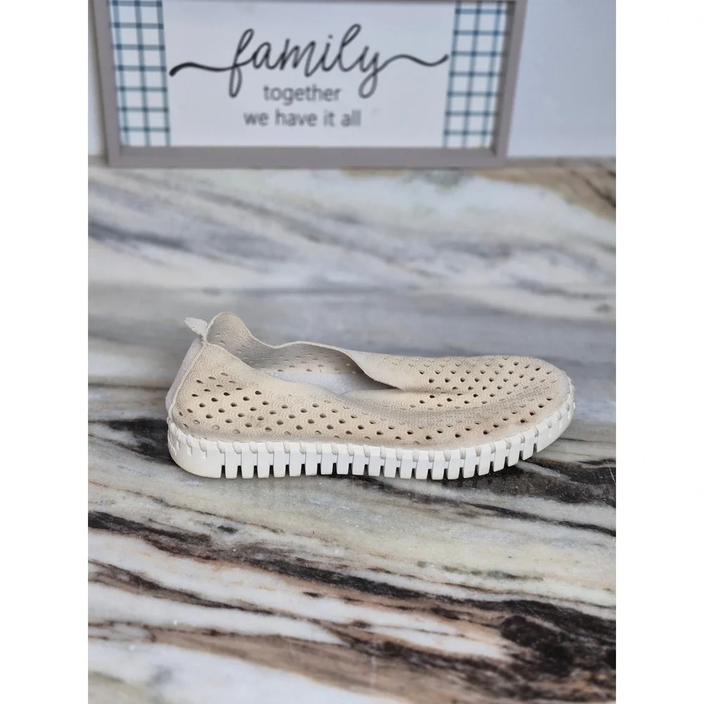 Ilse Jacobsen Tulip 139 Perforated Slip‎ On Shoes Cream Beige EU 37  Womens
